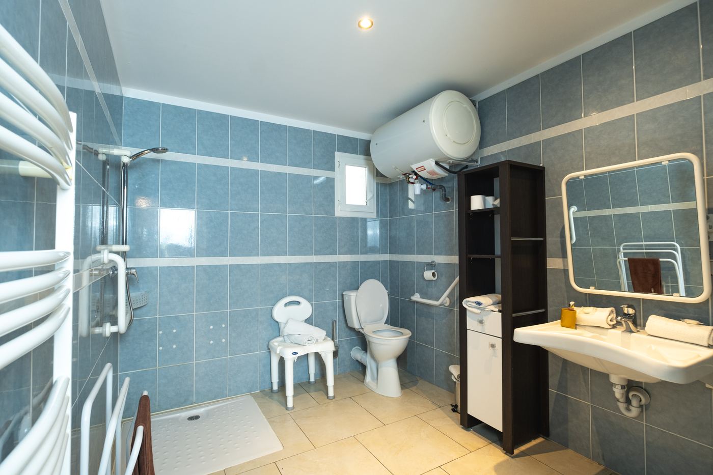 Appartement T2 accessible (PMR), 50 m² — la salle d'eau adaptée