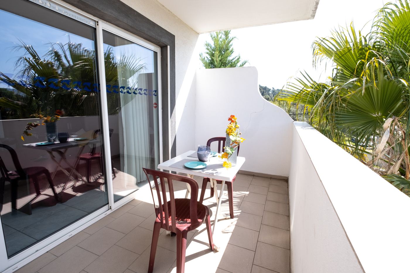 un balcon-terrasse au soleil