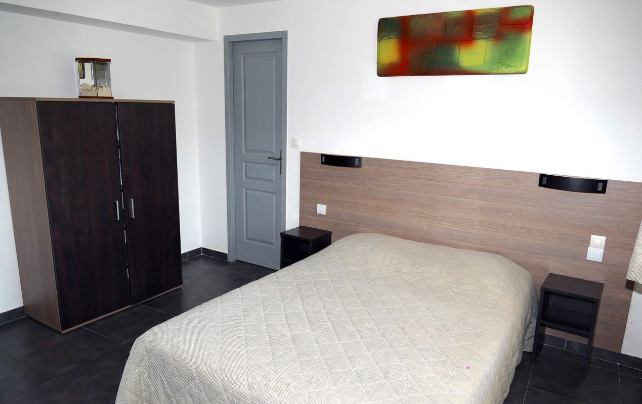 Appartement VIP, 75 m² — la chambre